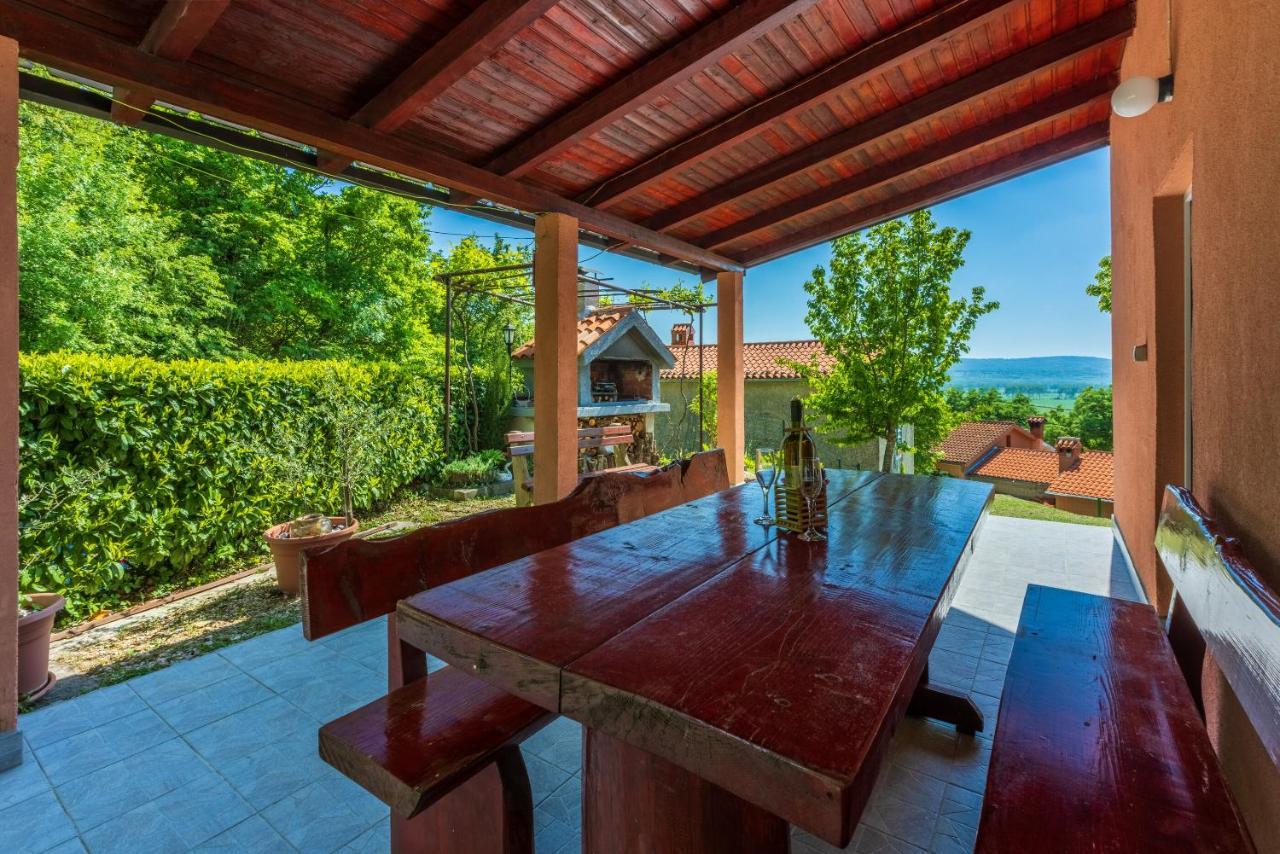 Villa House Nado Pulgarija Cepic Exterior foto
